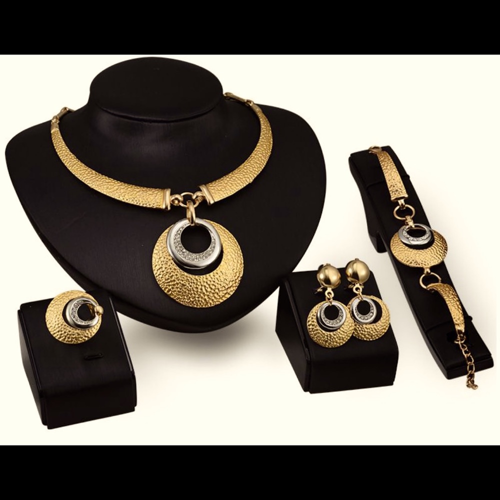 Necklace Set